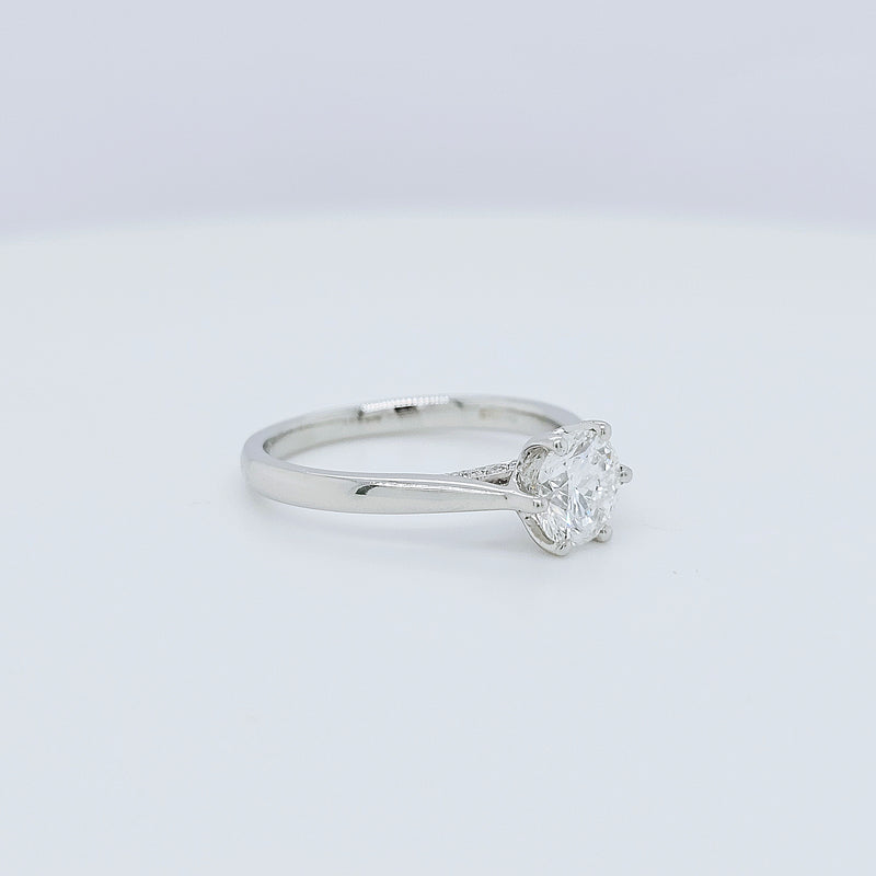 Engagement ring | Proposal ring | Platinum ring | Cathedral setting ring | White diamond